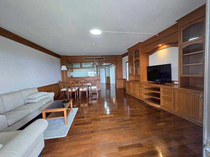 ให้เช่า คอนโดวิวทะเลและสนามกอล์ฟ  Panya Resort Condominium