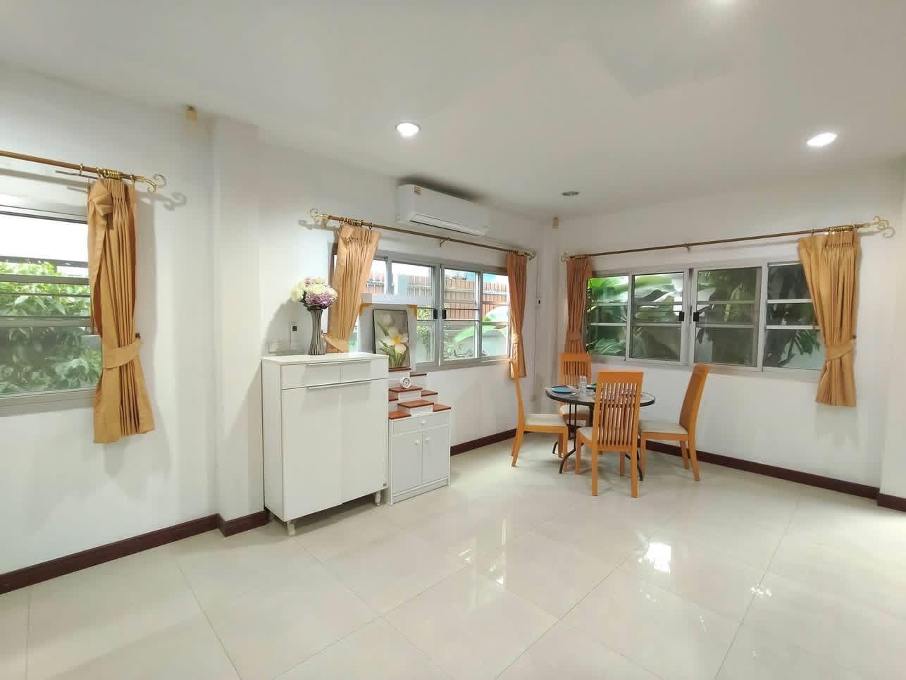 บ้านว่างให้เช่า มบ.ธารดารา 🌟  บ้านเดี่ยว หลังใหญ่ใจกลางศรีราชา -ไร่กล้วย