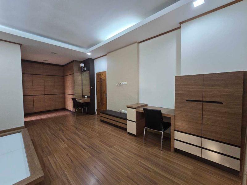 บ้านหรูให้เช่า | หมู่บ้าน แกรนด์มณีรินทร์ สามมุข - บางแสน