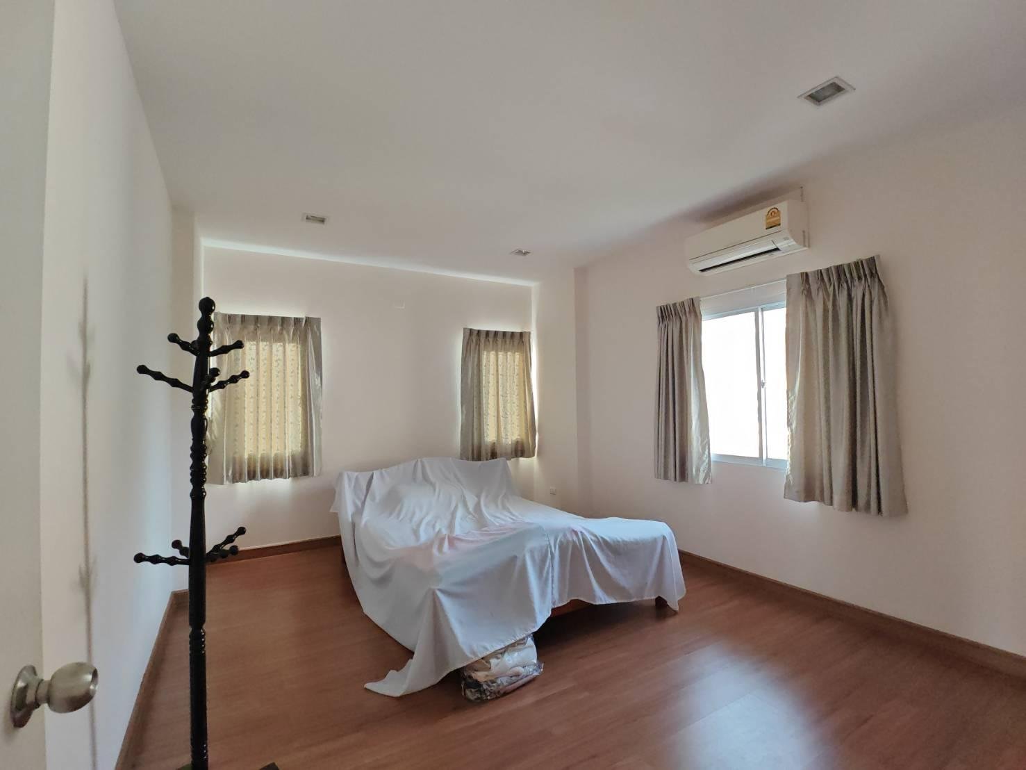 ให้เช่าบ้านเดี่ยว 2 ชั้น หลังใหญ่ 📍หมู่บ้าน แกรนด์มณีรินทร์ สามมุข–บางแสน