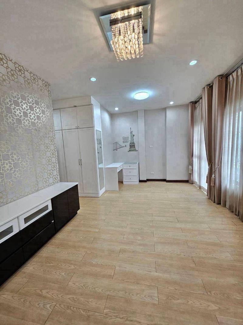 ขายบ้านมือสอง พร้อมเฟอร์นิเจอร์บิ้วท์อิน+แอร์  หมู่บ้าน อนัญญา การ์เด้น ฮิลล์