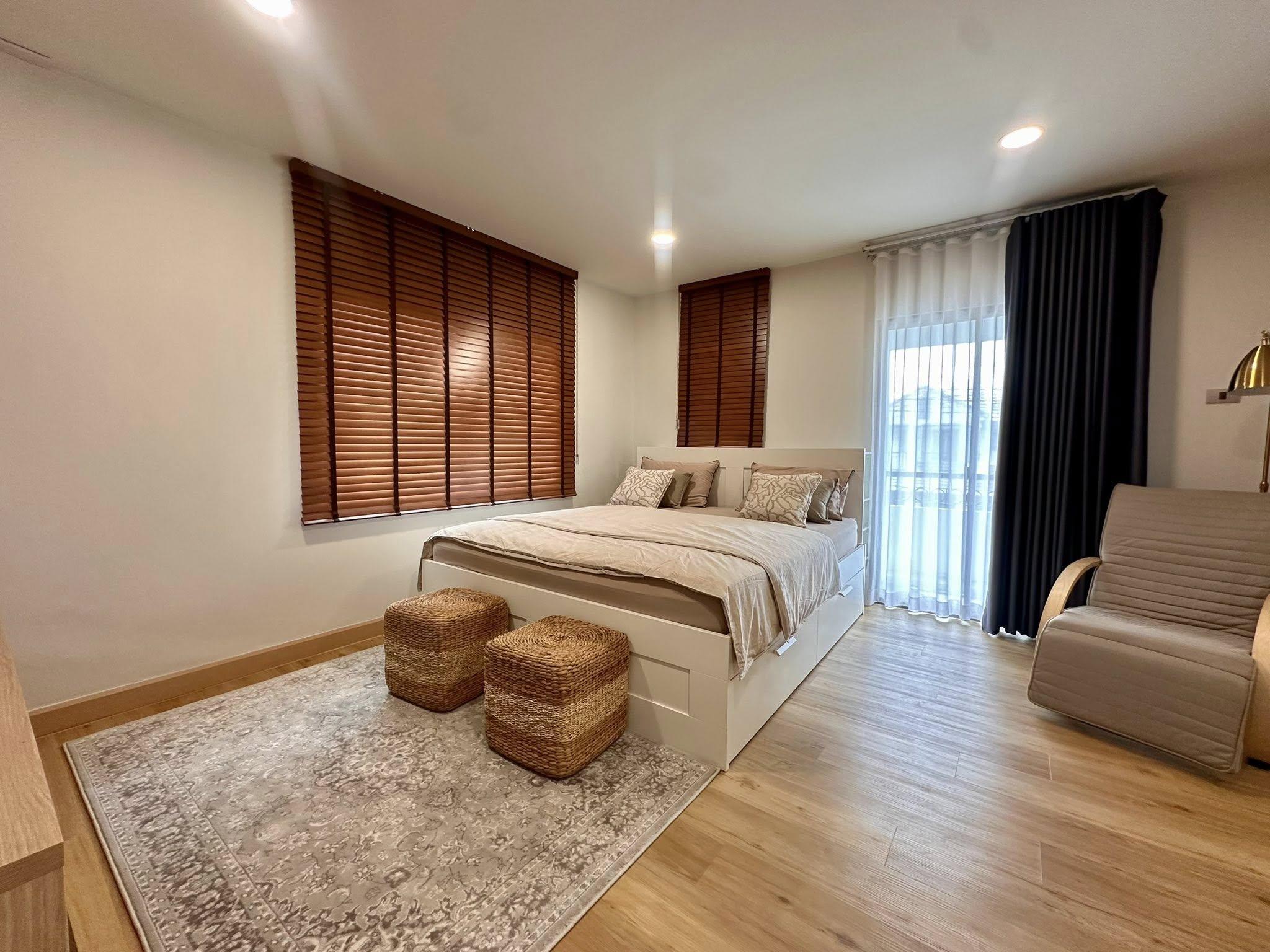 ให้เช่า บ้านเดี่ยวหลังใหญ่ | หมู่บ้าน วอตเตอร์ฟร้อน หนองค้อ  ชลบุรี