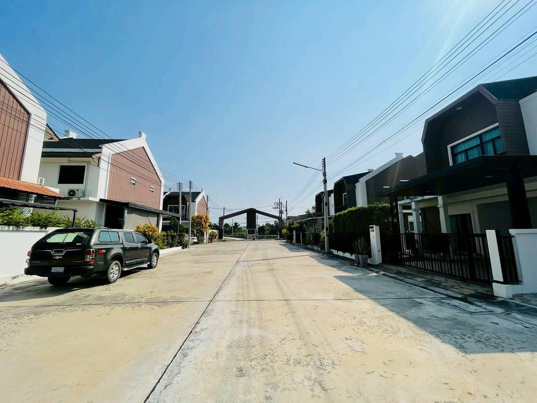 ขายบ้านสวย สภาพนางฟ้า มบ. วี วิลเลจ ( มิตรสัมพันธ์ ) อ่างศิลา-บางแสน