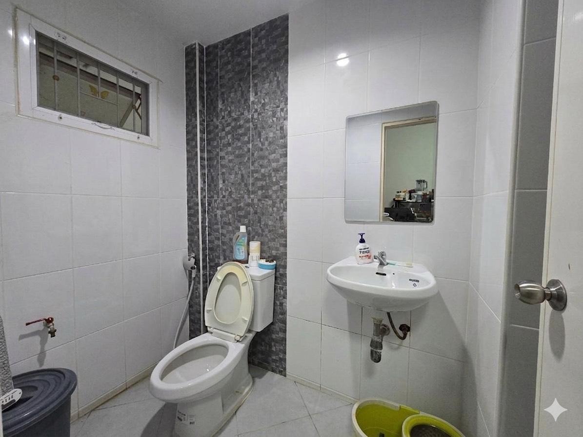 ขายด่วน!!! ขายขาดทุน   >>ราคา 1.55 ลบ. (ค่าโอนที่ดินคนละครึ่ง)  มบ.บางแสนวัลเลย์