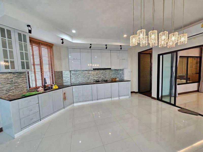 ขายบ้านมือสอง พร้อมเฟอร์นิเจอร์บิ้วท์อิน+แอร์  หมู่บ้าน อนัญญา การ์เด้น ฮิลล์