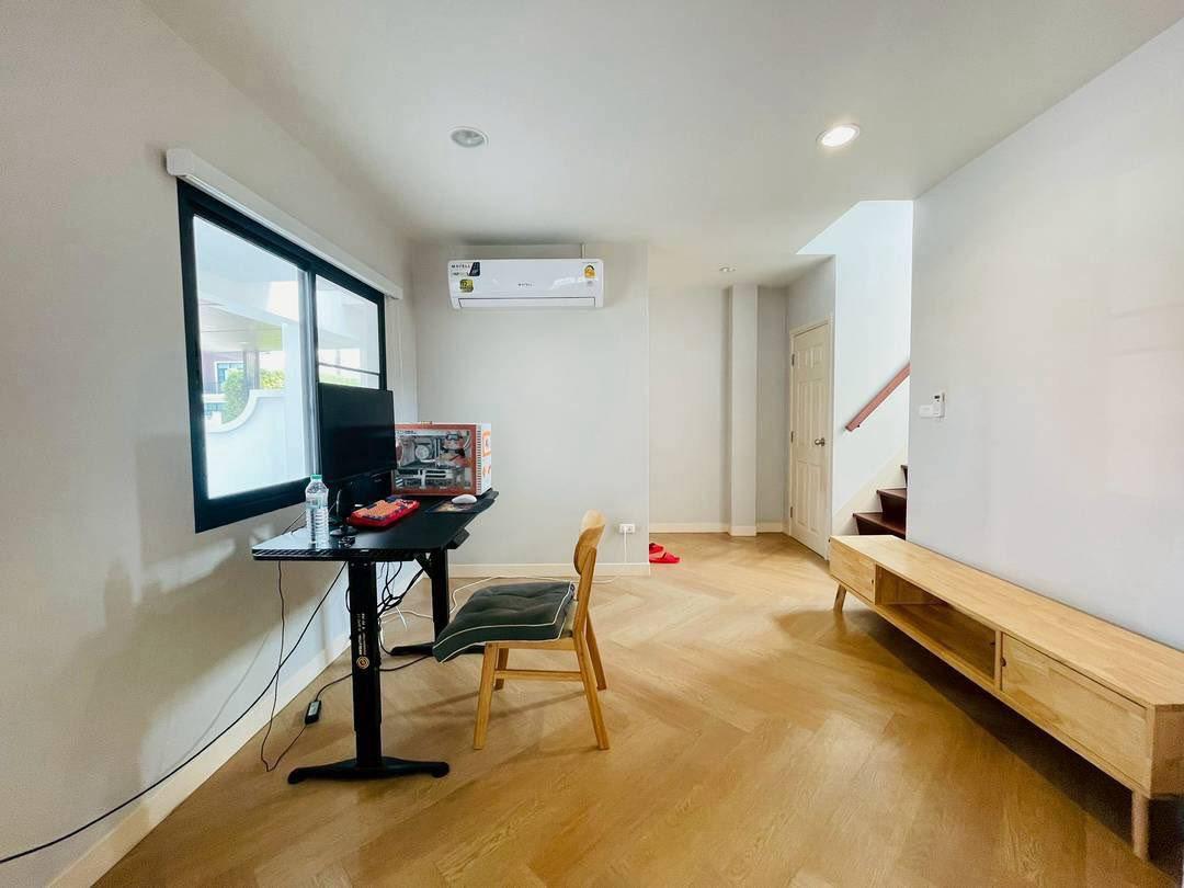 ขายบ้านสวย สภาพนางฟ้า มบ. วี วิลเลจ ( มิตรสัมพันธ์ ) อ่างศิลา-บางแสน